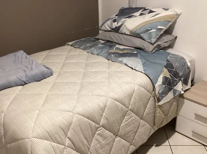 Da Giuseppe, Vicino Stabilimento Ferrari Couette-café Fiorano Modenese